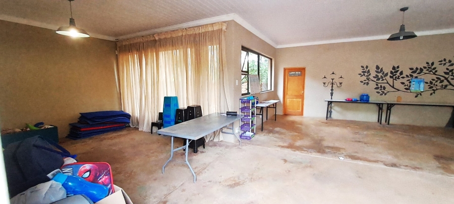 Commercial Property for Sale in Melodie North West